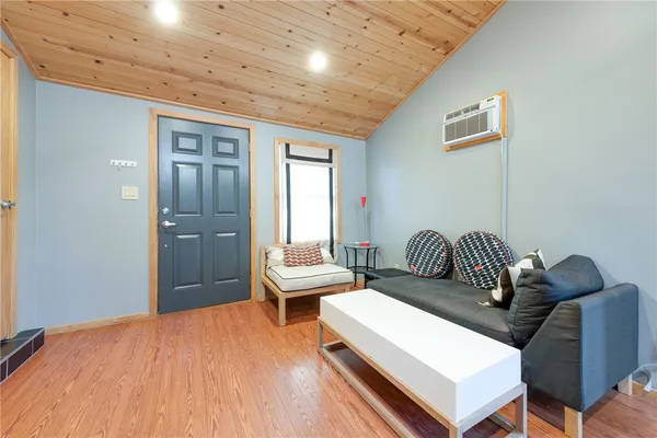 $1,550 | 5500 Westminster Drive, Unit B, Austin, TX 78723
