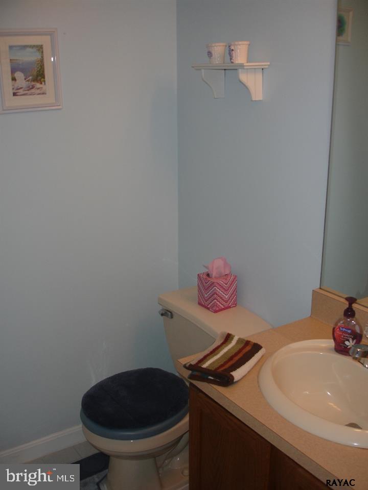 127 Pointe Ridge Drive York, PA 17402 - Photo 8 of 22 Gallery Image 8