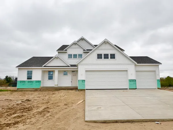 $699,900 | 7082 Kettle Dale Avenue Southeast, Alto, MI 49302