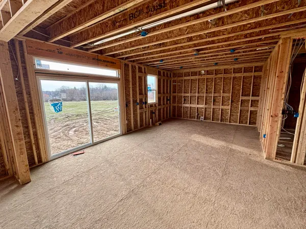 $699,900 | 7082 Kettle Dale Avenue Southeast, Alto, MI 49302