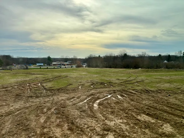 $699,900 | 7082 Kettle Dale Avenue Southeast, Alto, MI 49302