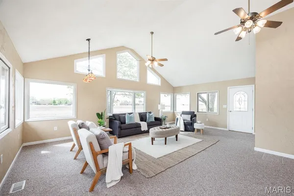 $285,000 | 717 Knipp Drive, Mascoutah, IL 62258