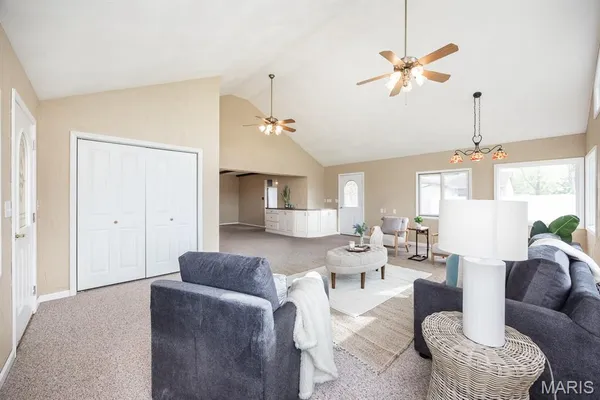 $285,000 | 717 Knipp Drive, Mascoutah, IL 62258