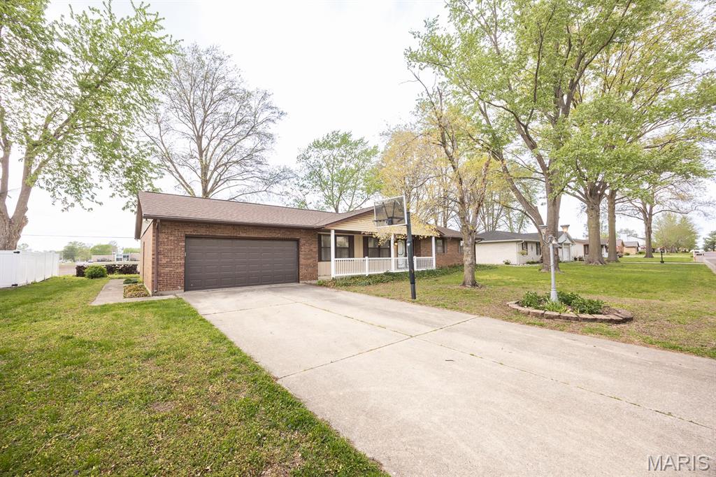 717 Knipp Drive Mascoutah, IL 62258 - Photo 3 of 33