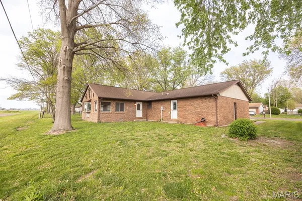 $285,000 | 717 Knipp Drive, Mascoutah, IL 62258