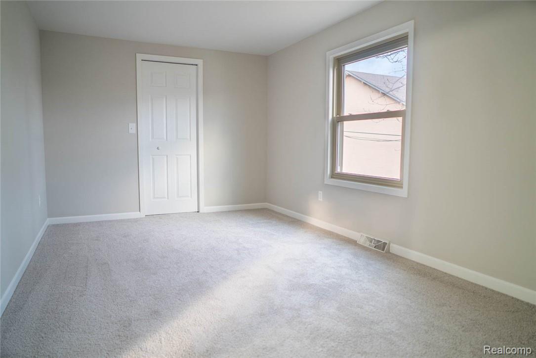 2814 Wakefield Road Berkley, MI 48072 - Photo 18 of 21 Bedroom #1.jpg