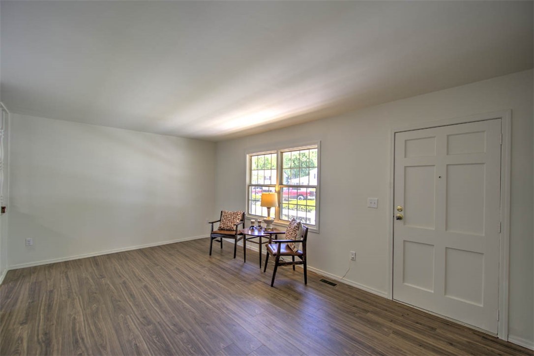 17 Barclay Court Decatur, IL 62526 - Photo 7 of 20 Gallery Image 7