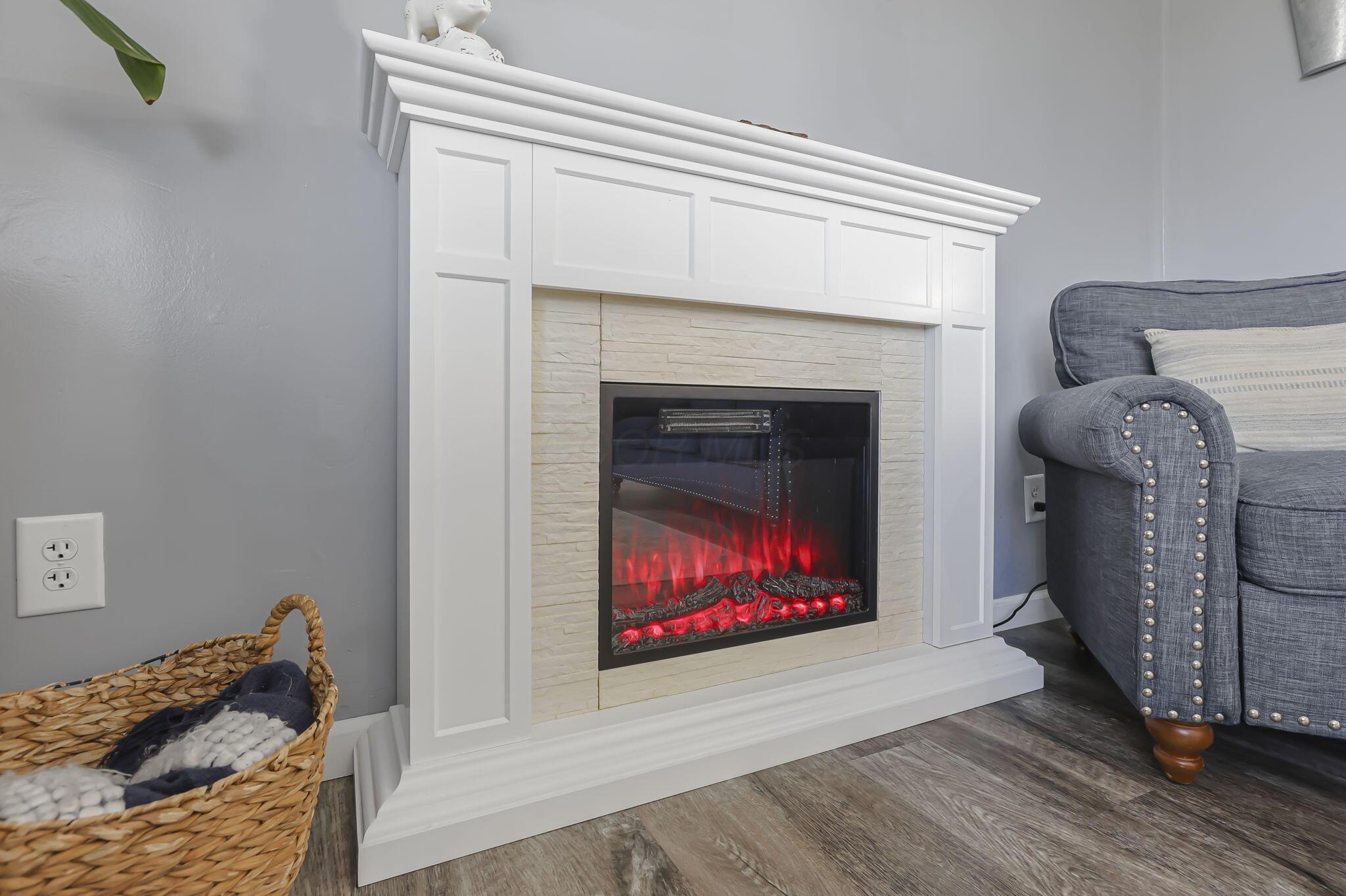 25864 Shoemaker Road Circleville, OH 43113 - Photo 18 of 85 Fireplace
