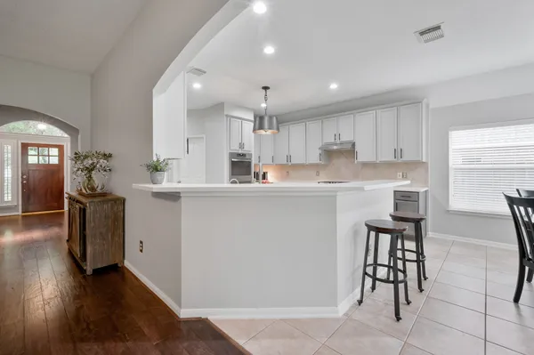 $574,900 | 2 Westward Ridge Place, The Woodlands, TX 77384