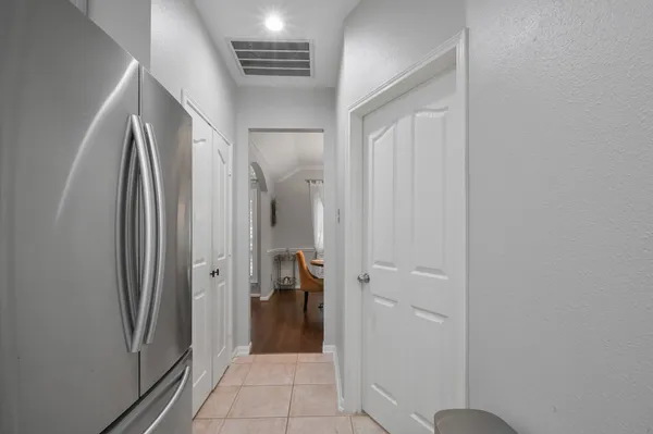 $574,900 | 2 Westward Ridge Place, The Woodlands, TX 77384