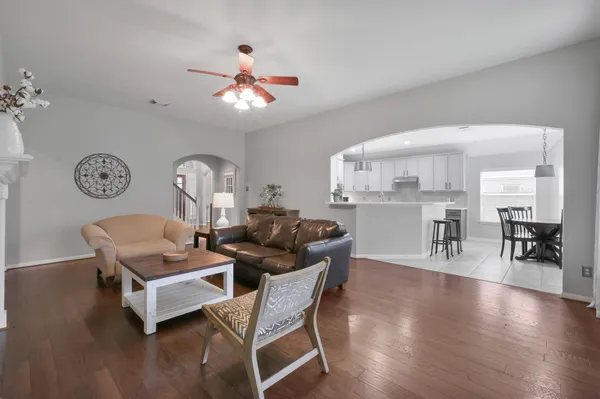 $574,900 | 2 Westward Ridge Place, The Woodlands, TX 77384