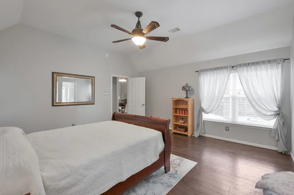 $574,900 | 2 Westward Ridge Place, The Woodlands, TX 77384