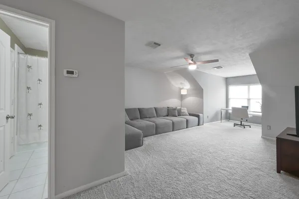 $574,900 | 2 Westward Ridge Place, The Woodlands, TX 77384