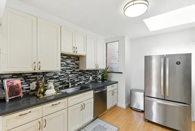 $949,000 | 214 Louisburg Street, San Francisco, CA 94112