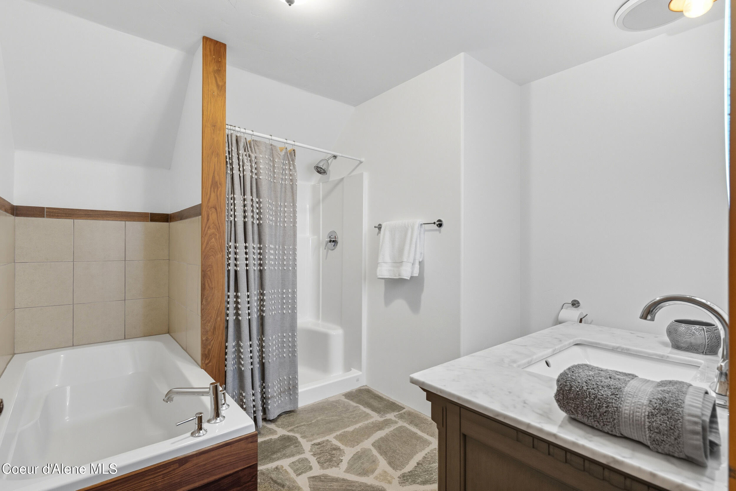 76 Caseys Lane Sandpoint, ID 83864 - Photo 39 of 67 ensuite