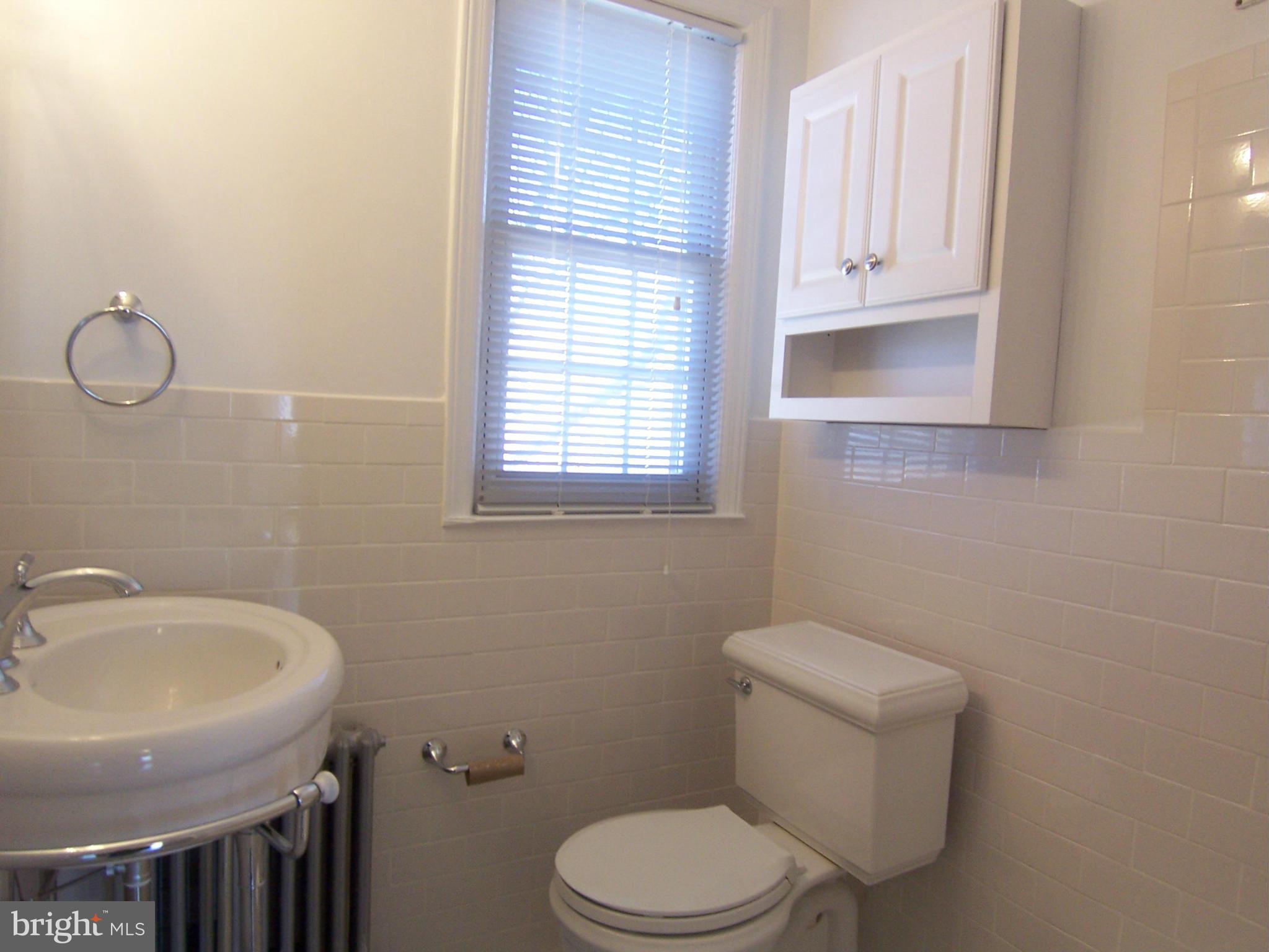 8331 Grubb Road, Unit G302 Silver Spring, MD 20910 - Photo 9 of 17 Bath