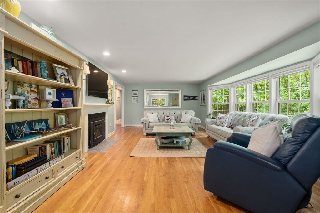26 Peckham Hill Road Sherborn, MA 01770 - Photo 18 of 33