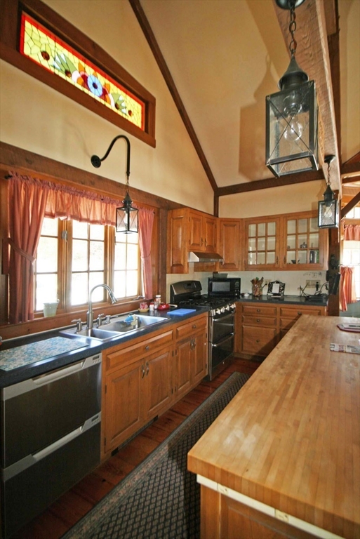 11 Cook Road Southampton, MA 01073 - Photo 6 of 40 Gallery Image 6