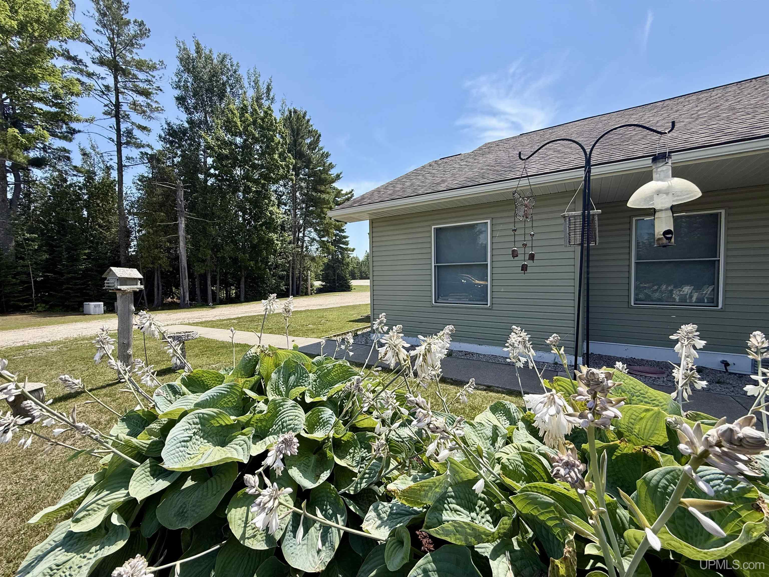8082 Highway 2 Manistique, MI 49854 - Photo 11 of 56