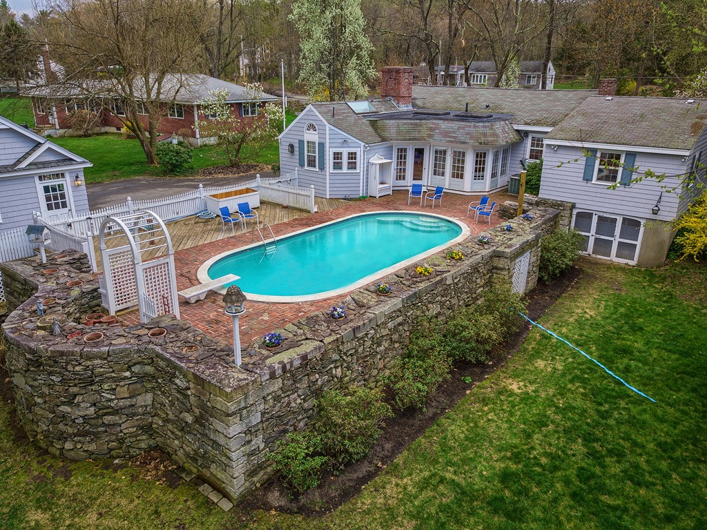 107 Harvard Road Littleton, MA 01460 - Photo 3 of 30 Gallery Image 3