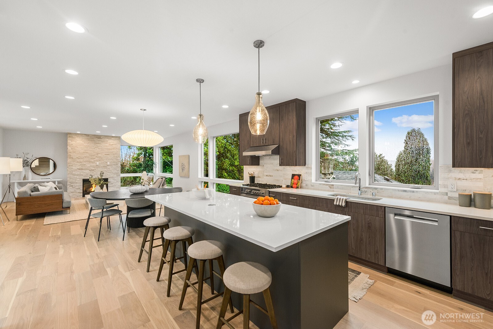 6312 Evanston Avenue North Seattle, WA 98103 - Photo 12 of 40