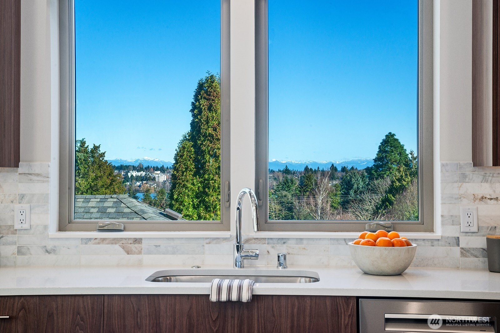 6312 Evanston Avenue North Seattle, WA 98103 - Photo 14 of 40