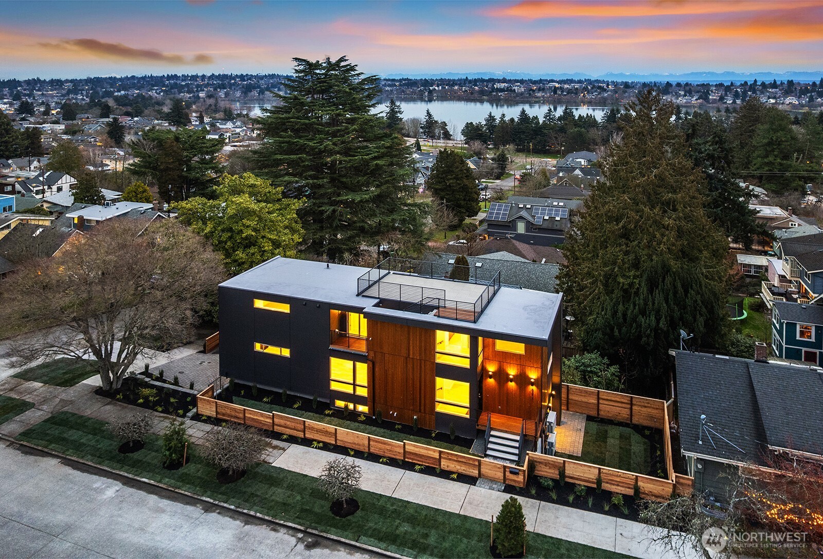 6312 Evanston Avenue North Seattle, WA 98103 - Photo 2 of 40