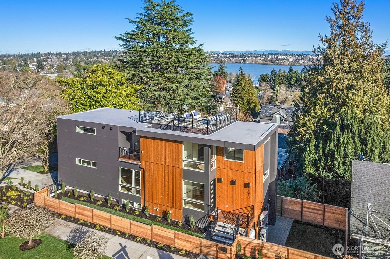 6312 Evanston Avenue North Seattle, WA 98103 - Photo 3 of 40