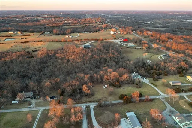 $175,000 | 38502 East Parrent Road, Oak Grove, MO 64075