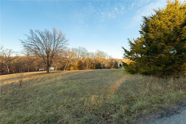 $175,000 | 38502 East Parrent Road, Oak Grove, MO 64075