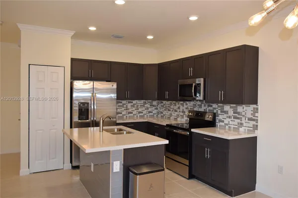 $3,600 | 3384 West 100th Terrace, Unit 3384, Hialeah, FL 33018
