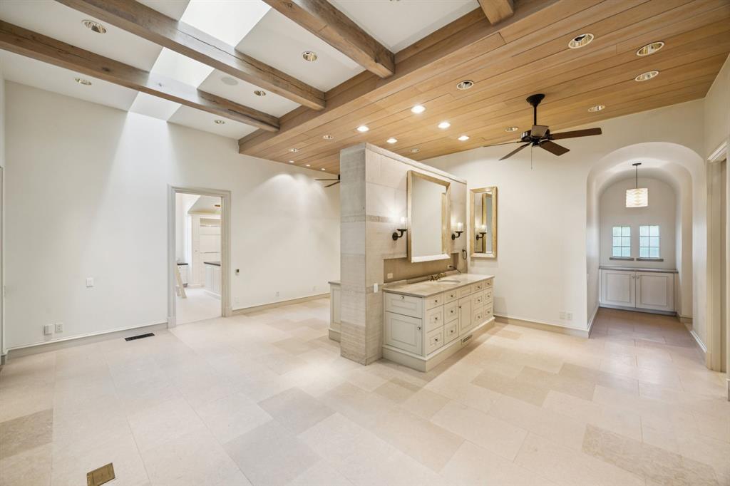 700 Jenkins Road Aledo, TX 76008 - Photo 21 of 40 a large kitchen with chandelier and stainless steel appliances