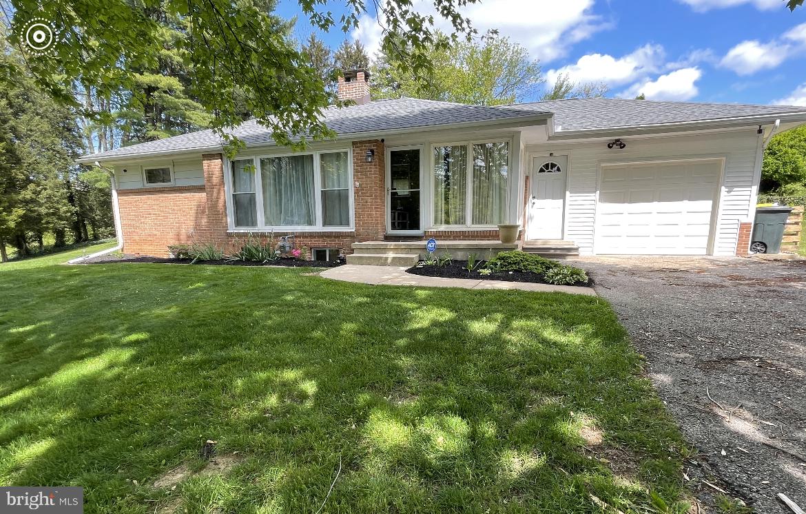 2059 Chancellor Road York, PA 17403 - Photo 1 of 13