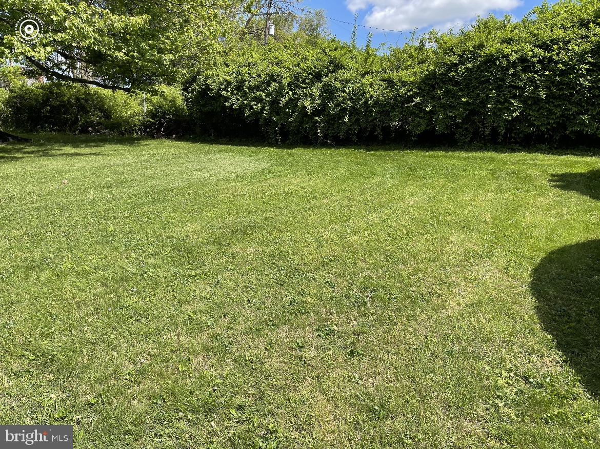 2059 Chancellor Road York, PA 17403 - Photo 9 of 13
