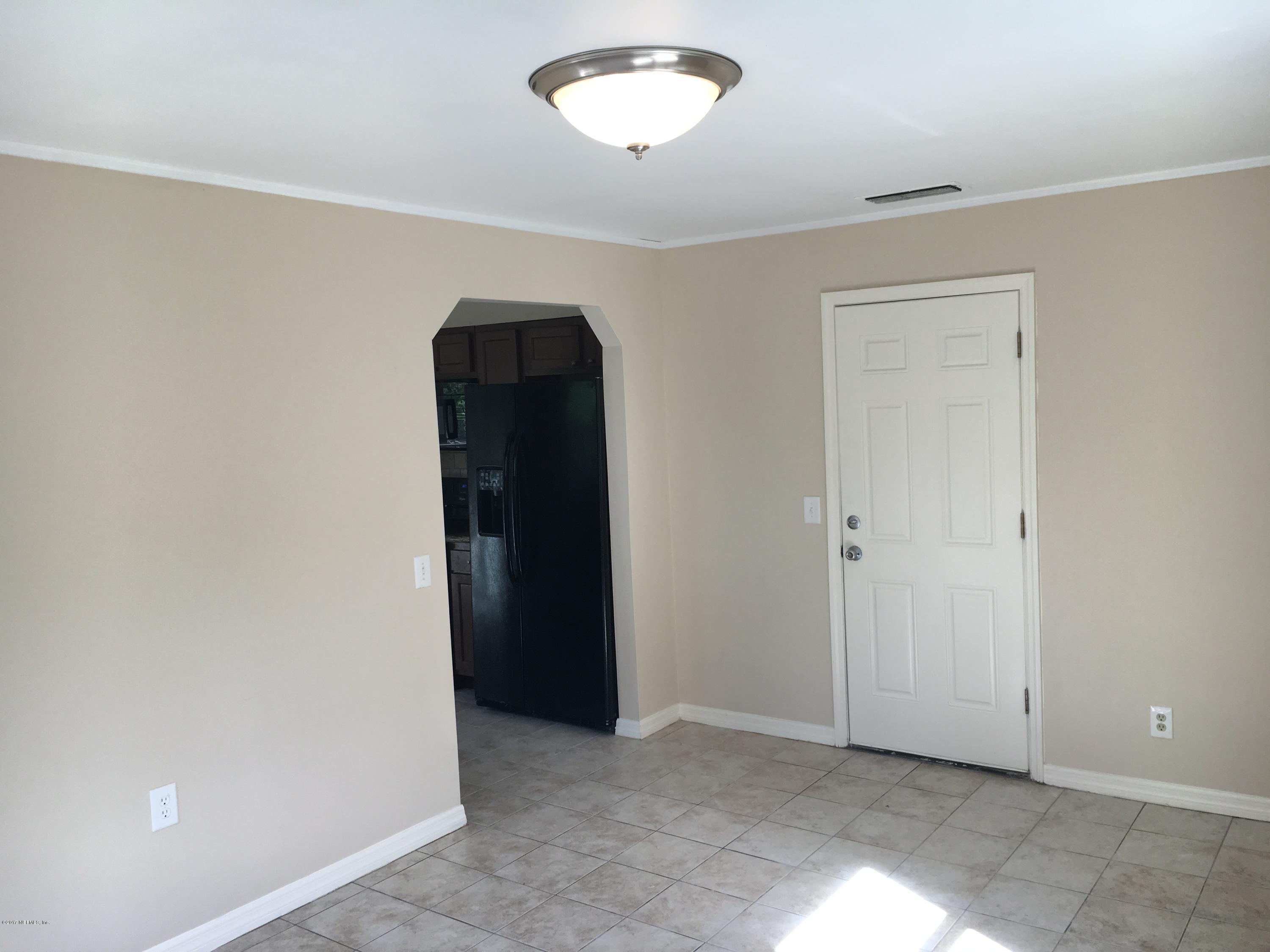 233 Capella Road Orange Park, FL 32073 - Photo 4 of 11 IMG_1979