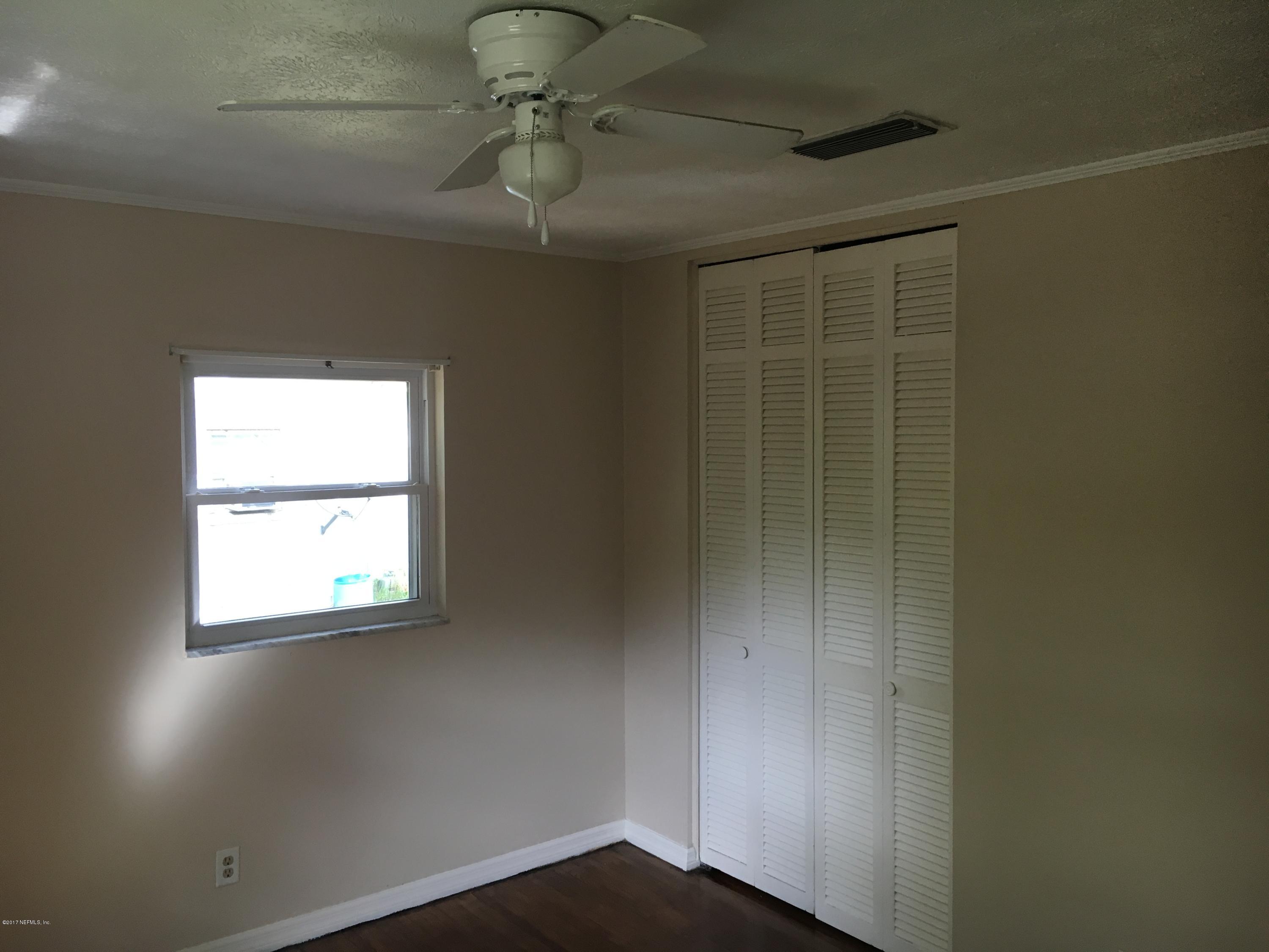 233 Capella Road Orange Park, FL 32073 - Photo 8 of 11 IMG_1986