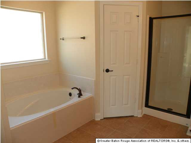 13922 Stone Gate Drive Baton Rouge, LA 70816 - Photo 18 of 28 Gallery Image 18