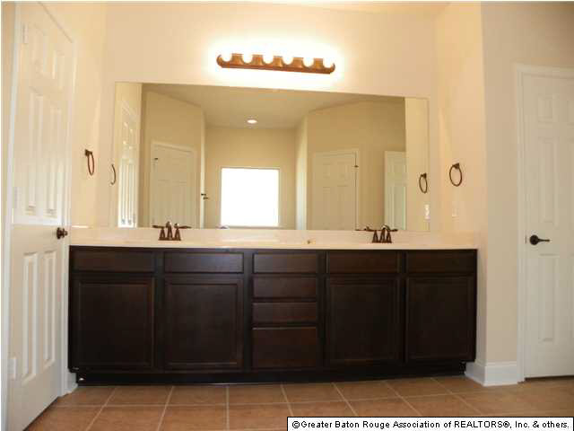 13922 Stone Gate Drive Baton Rouge, LA 70816 - Photo 19 of 28 Gallery Image 19