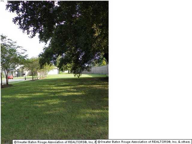 13922 Stone Gate Drive Baton Rouge, LA 70816 - Photo 2 of 28 Gallery Image 2