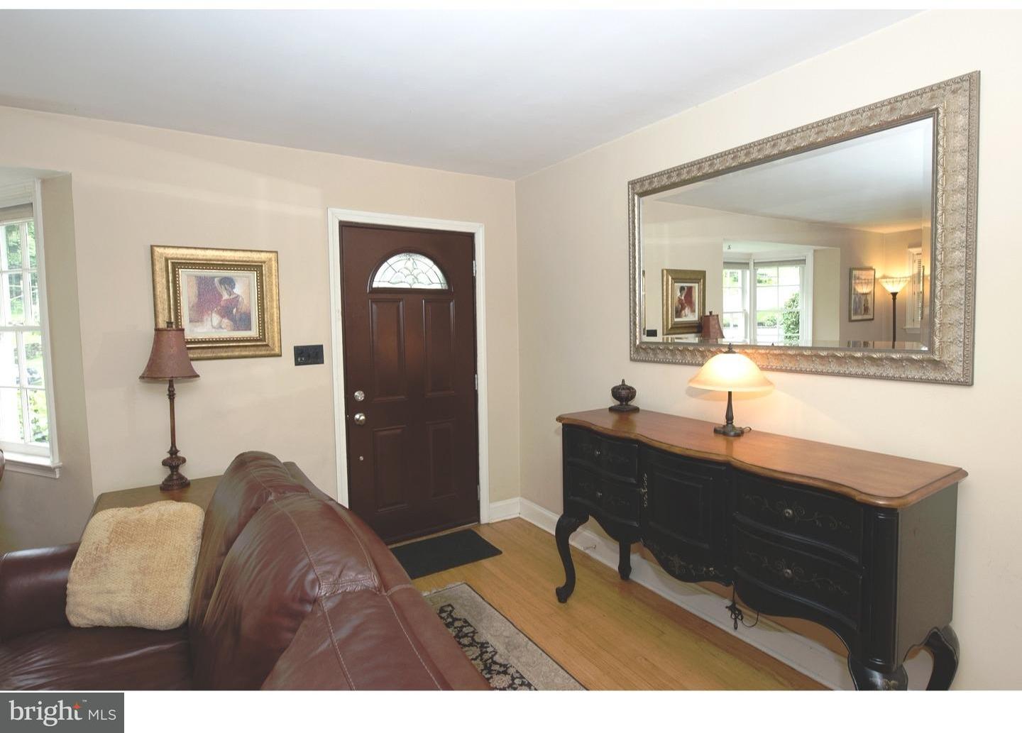 719 Harvard Road Bala Cynwyd, PA 19004 - Photo 2 of 24 Foyer
