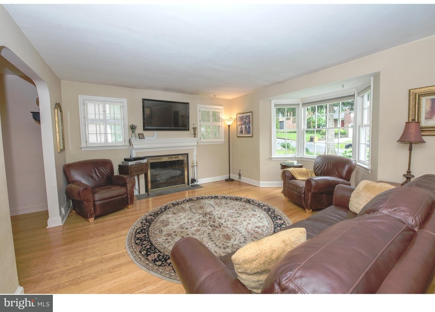 719 Harvard Road Bala Cynwyd, PA 19004 - Photo 3 of 24 Living Room