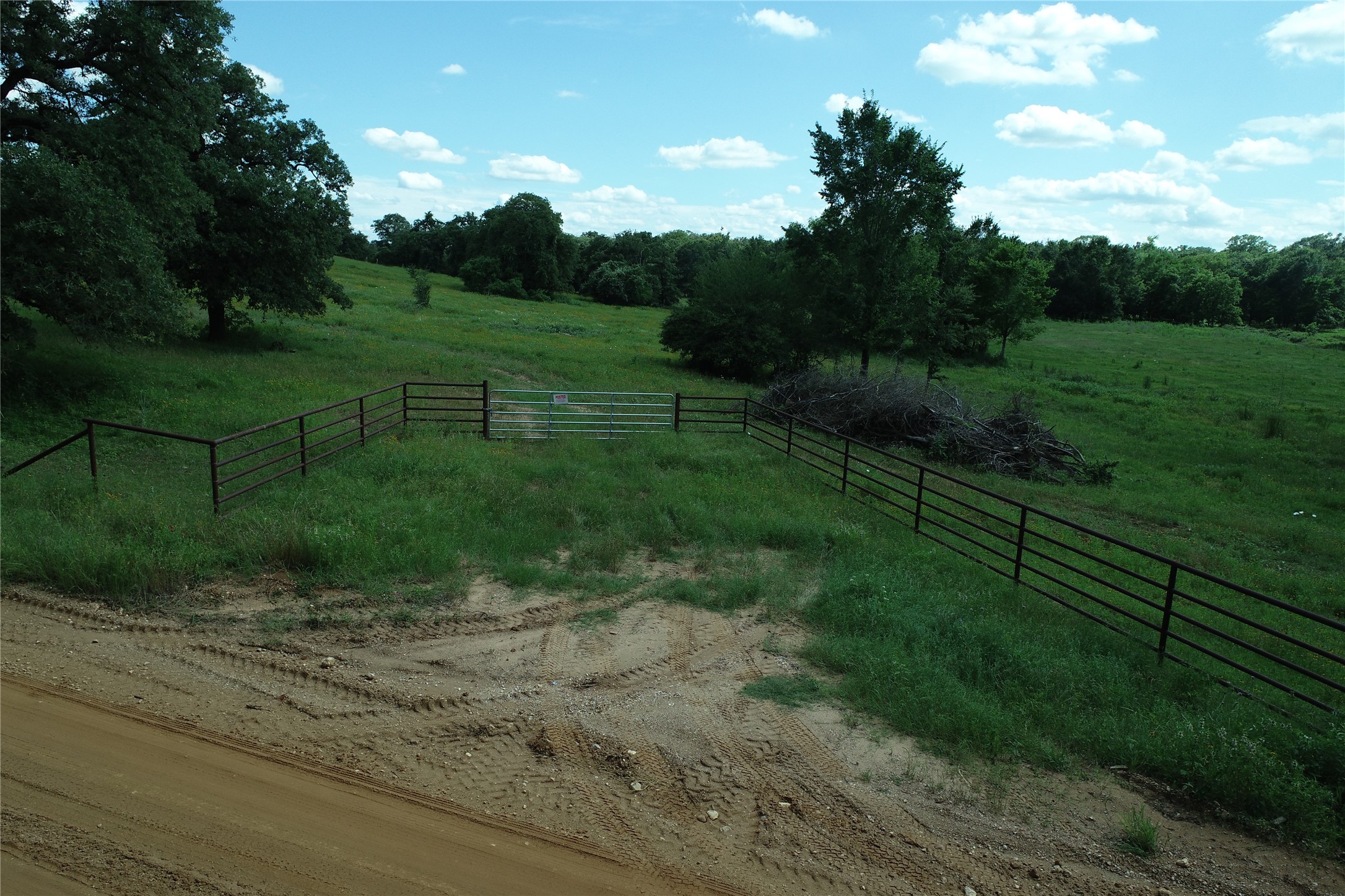 2055 Cr 342 Road Milano, TX 76556 - Photo 4 of 9