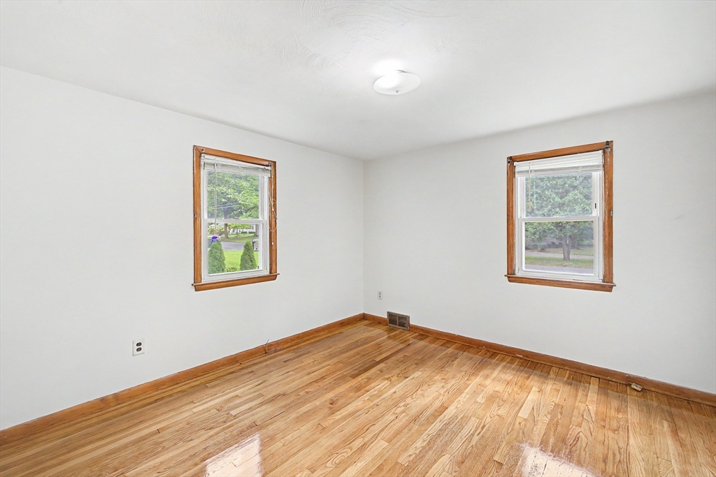 9 Moss Road Springfield, MA 01119 - Photo 16 of 39 Gallery Image 16