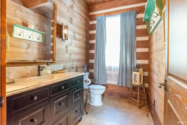 $1,599,000 | 1901 East Lukes Court, Bloomington, IN 47401