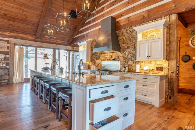 $1,599,000 | 1901 East Lukes Court, Bloomington, IN 47401