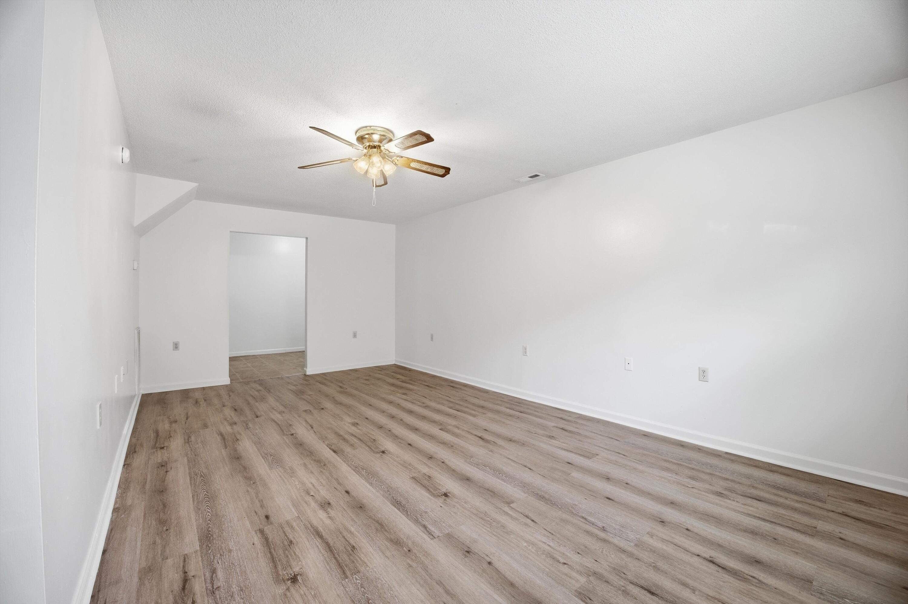 8498 Shawn Ridge Road Harrison, TN 37341 - Photo 31 of 59 Living Room