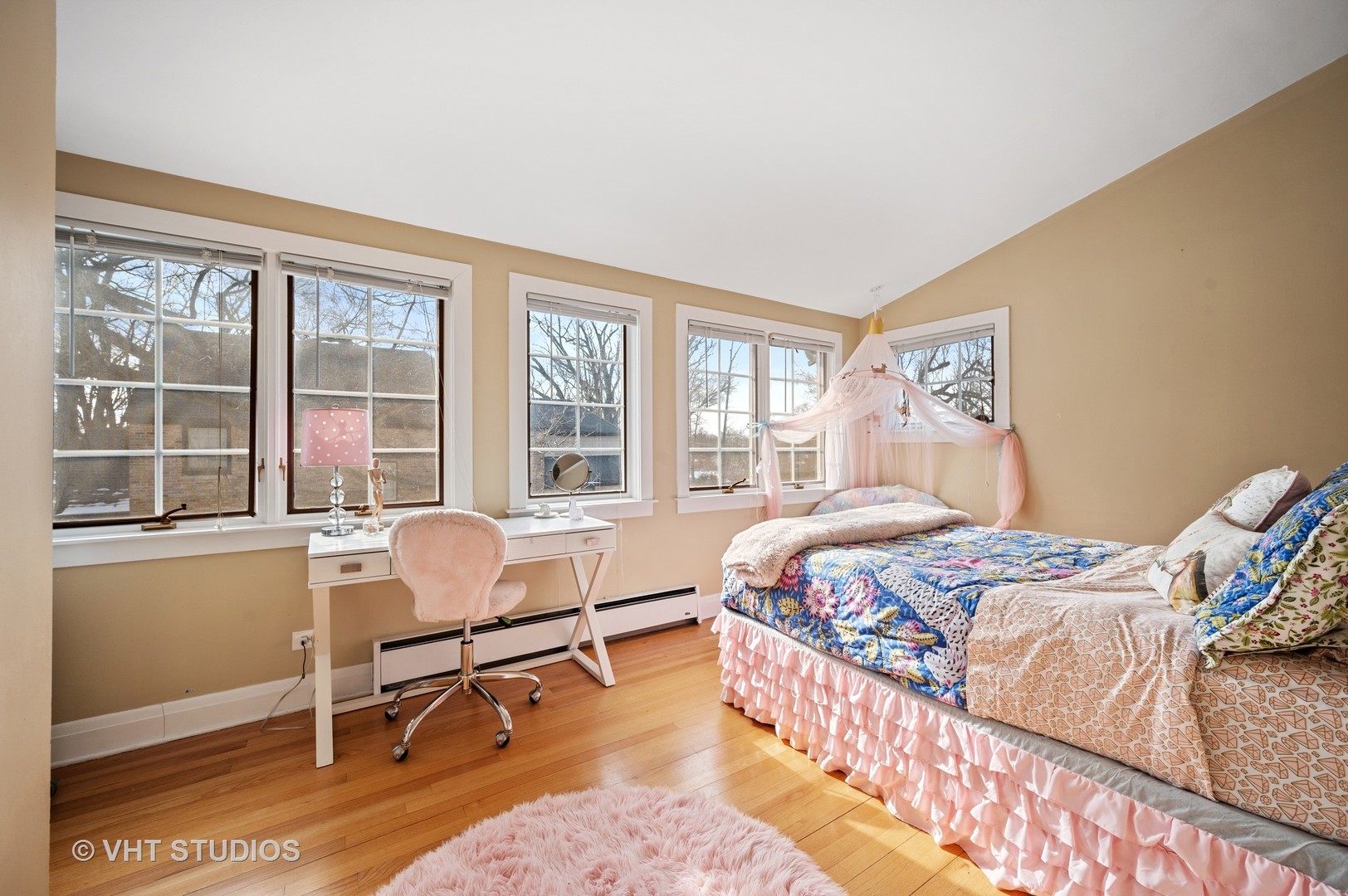 1928 Sunset Road Highland Park, IL 60035 - Photo 9 of 23 a bedroom with a bed and a large window