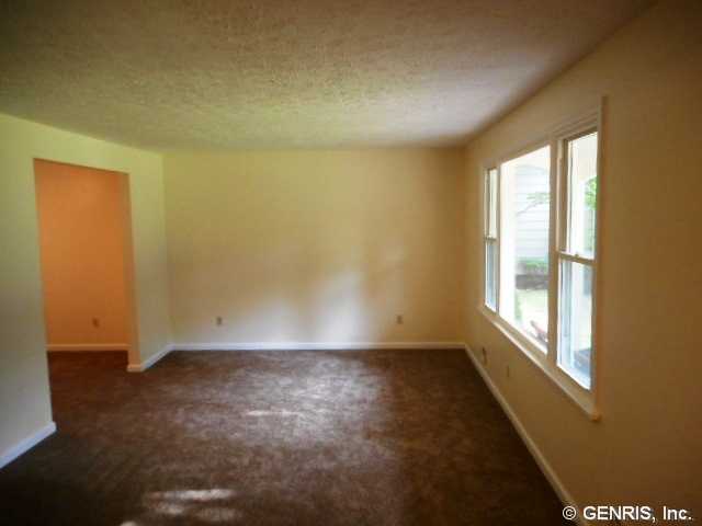 3 Tree Top Drive Penfield, NY 14625 - Photo 3 of 19 Living Room