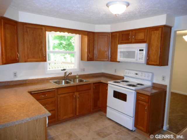 3 Tree Top Drive Penfield, NY 14625 - Photo 5 of 19 Kitchen