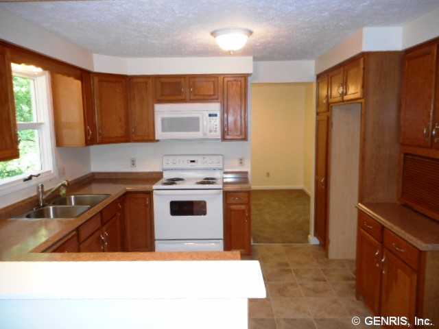 3 Tree Top Drive Penfield, NY 14625 - Photo 6 of 19 Kitchen